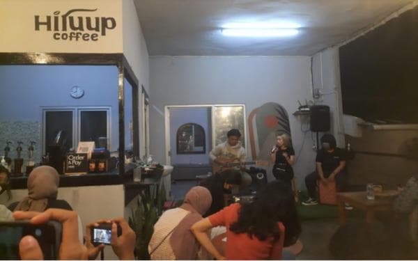 10 Cafe dengan Live Music di Bekasi yang Buat Kamu Jadi Malas Pulang 10 Cafe dengan Live Music di Bekasi yang Buat Kamu Jadi Malas Pulang