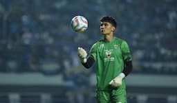 Kiper Persib Makin Percaya Diri Jelang Laga Kontra Madura United