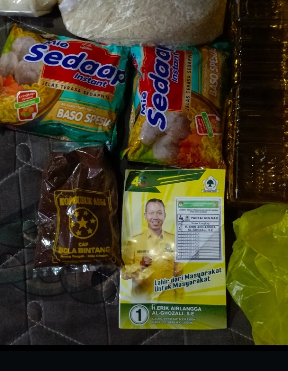 Viral Adanya Dugaan Paket Sembako Berisikan Nama Caleg, Ini Kata Ketua Bawaslu Cilegon Viral Adanya Dugaan Paket Sembako Berisikan Nama Caleg, Ini Kata Ketua Bawaslu Cilegon