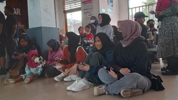 Dampak Kecelakaan Kereta Api di Bandung, Penumpang di Stasiun Banjar Gagal Berangkat Dampak Kecelakaan Kereta Api di Bandung, Penumpang di Stasiun Banjar Gagal Berangkat
