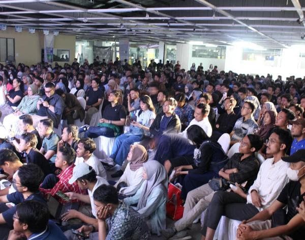 Bahas Masalah Sandwich Generation, Locker Room Timnas Vol.4 Surabaya Berlangsung Seru! Bahas Masalah Sandwich Generation, Locker Room Timnas Vol.4 Surabaya Berlangsung Seru!