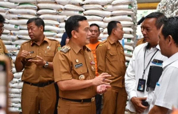 Ratusan Ribu KPM di Majalengka Terima Bansos Beras 10 Kg Ratusan Ribu KPM di Majalengka Terima Bansos Beras 10 Kg