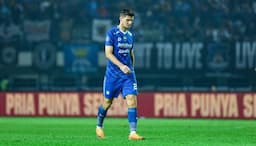 Nick Kuipers Siap Kembali Gabung Persib Usai Liburan Singkat di Bali