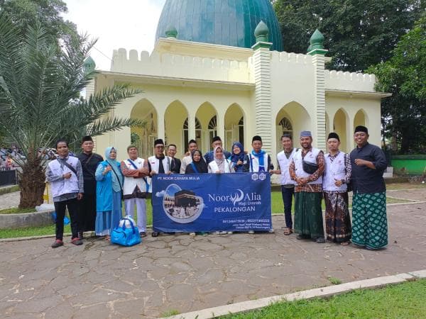 Semarak Pelepasan Jamaah Umroh Noor Alia Pekalongan Semarak Pelepasan Jamaah Umroh Noor Alia Pekalongan