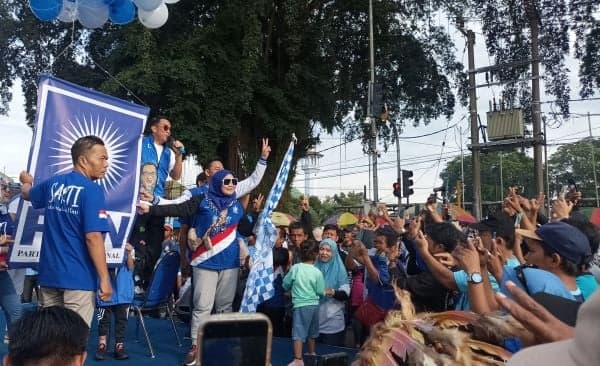 Tutup Kampanye Pemilu 2024, Ribuan Massa PAN Birukan Kota Blitar