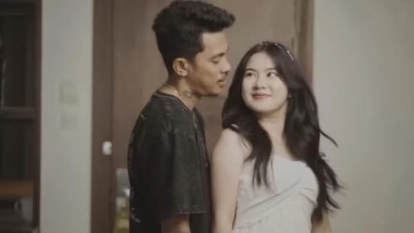 Gandeng TikToker Mendy Chandra, Fresly Nikijuluw Rilis Single Baru Beta Salah Apa Gandeng TikToker Mendy Chandra, Fresly Nikijuluw Rilis Single Baru Beta Salah Apa