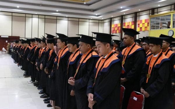 Lantik 374 Lulusan, Rektor Itenas: Kampus Modal untuk Berkontribusi pada Bangsa Lantik 374 Lulusan, Rektor Itenas: Kampus Modal untuk Berkontribusi pada Bangsa