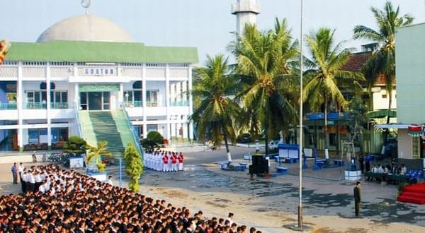 Daftar 10 Pondok Pesantren Terbesar di Indonesia, Nomor 7 Ada di Rembang Jateng Daftar 10 Pondok Pesantren Terbesar di Indonesia, Nomor 7 Ada di Rembang Jateng