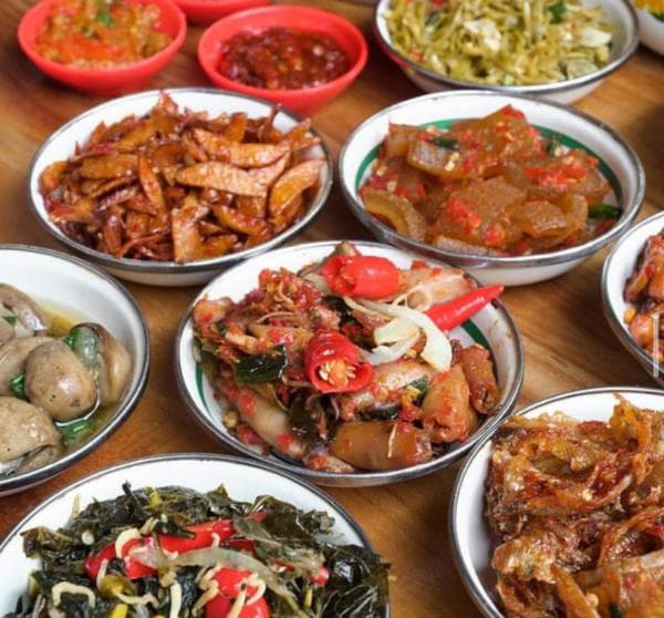 Tutup Libur Panjang di Bandung dengan Wisata Kuliner di 4 Rumah Makan Khas Sunda Ini Tutup Libur Panjang di Bandung dengan Wisata Kuliner di 4 Rumah Makan Khas Sunda Ini