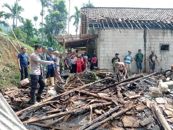 Tiga Rumah dan Dua Motor di Probolinggo Terbakar, Kerugian Capai Rp 300 Juta Lebih