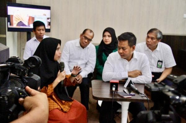 Penjelasan Rektor USU Soal Gadis Yatim Gagal Kuliah Karena Tak Sanggup Bayar UKT Penjelasan Rektor USU Soal Gadis Yatim Gagal Kuliah Karena Tak Sanggup Bayar UKT