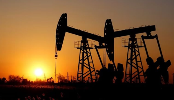 Jelang Pertemuan OPEC+, Harga Minyak Mentah Melemah