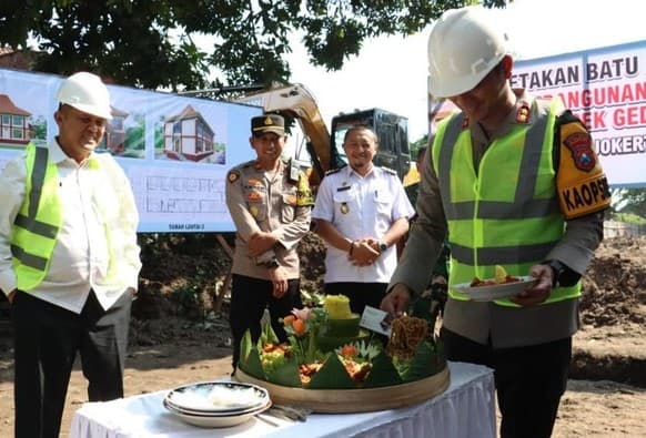 Dapat Hibah Rp.1,762 Miliar dari Pemkab, Polsek Gedek Segera Miliki Kantor Baru