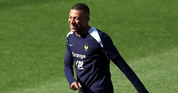 Joan Laporta Menyoroti Perbedaan Filosofi Barcelona dan Real Madrid dalam Membangun Tim. Joan Laporta Menyoroti Perbedaan Filosofi Barcelona dan Real Madrid dalam Membangun Tim.