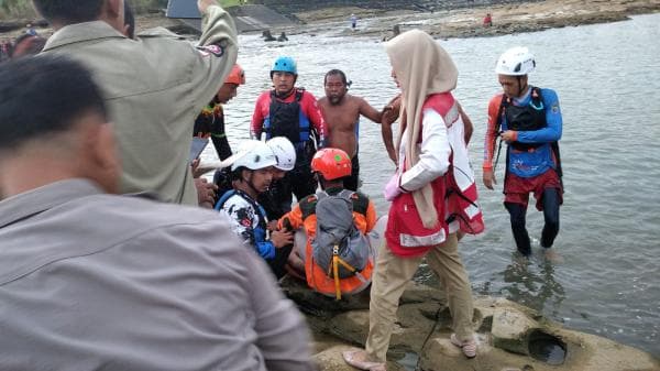 Terpeleset saat Menyebrang Bendung Manganti Ciamis, Bocah 13 Tahun Ditemukan Tewas Tenggelam