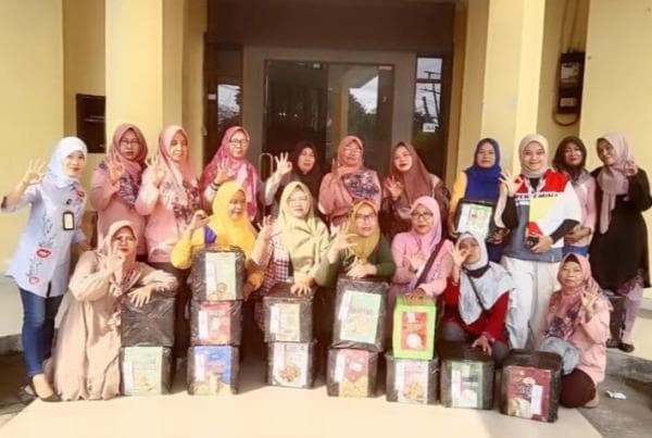 UMKM di Kecamatan Gerogol Cilegon Dapat Bantuan 15.000 Plastik Kemasan Produk