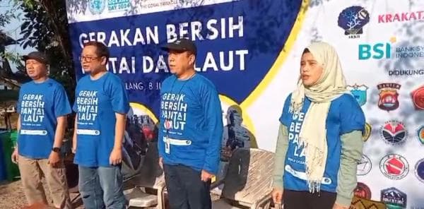 Peringati Hari Laut Sedunia, KKP Lakukan Aksi Bersih Pantai dan Laut di Pantai Carita