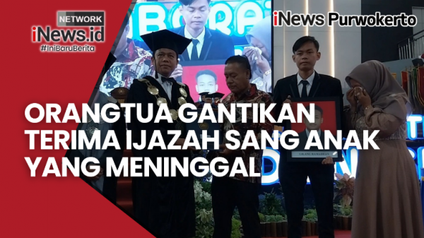 Video Orangtua Gantikan Terima Ijazah Sang Anak yang Meninggal