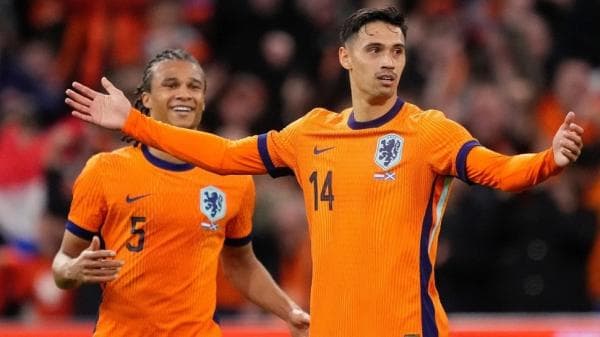 Gelandang Timnas Belanda Berdarah Maluku Tijjani Reijnders, Unggah Konvoi Fans Belanda di Ambon Gelandang Timnas Belanda Berdarah Maluku Tijjani Reijnders, Unggah Konvoi Fans Belanda di Ambon