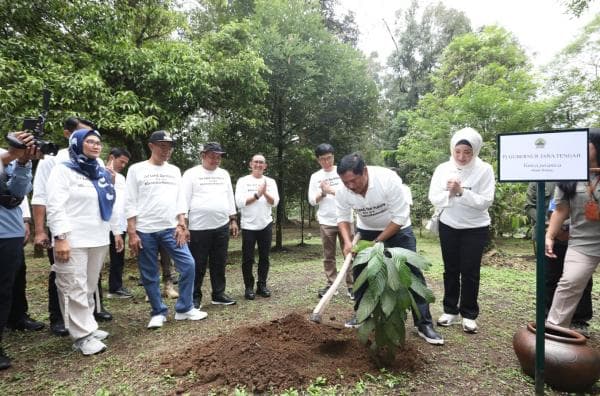 Komitmen Penyelesaian Dampak Krisis Iklim Dan Masalah Lingkungan Hidup Di Jateng