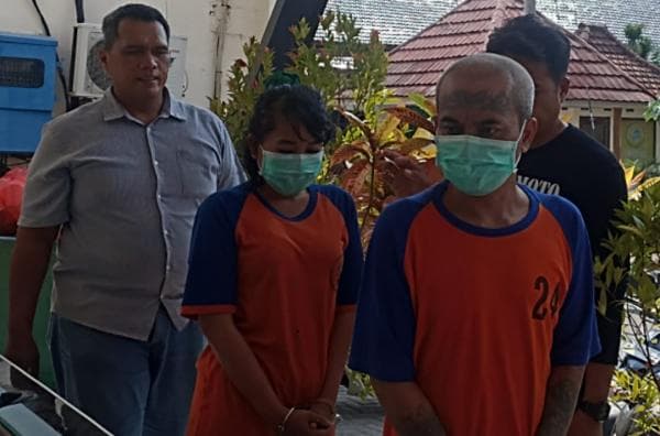 Penangkapan Dramatis Bandar Narkoba Jombang, Pelaku Diciduk dengan Wajah Sangar Bersama Perempuan