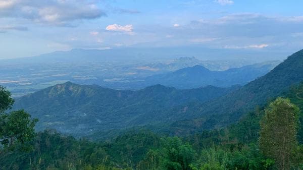 Menikmati Keindahan Puncak Kuik, Bisa Melihat Kota Ponorogo dari Ketinggian