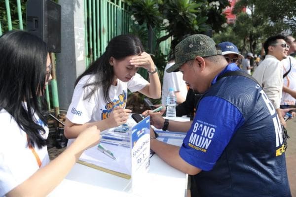 KC BRI Harapan Indah Kenalkan BRImo di CFD Bekasi
