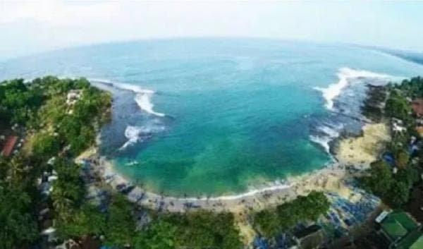 6 Desa di Garut Ini Punya Pemandangan Alam Indah, Wajib Dikunjungi Minimal Sekali Seumur Hidup 6 Desa di Garut Ini Punya Pemandangan Alam Indah, Wajib Dikunjungi Minimal Sekali Seumur Hidup