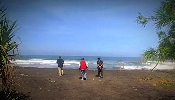 Mengintip Eksotika Pantai Imorenggo di Kulon Progo