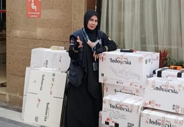 PosIND Libatkan Srikandi Pos Layani Customer di Makkah