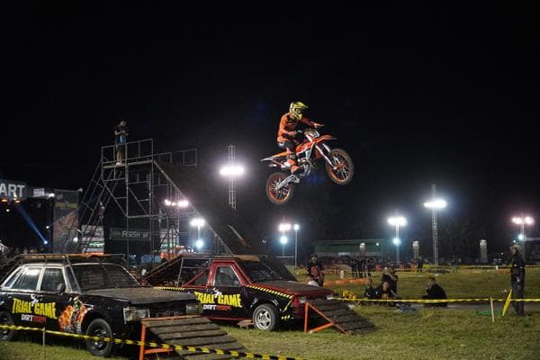 Seru dan Sengit, Pertarungan Crosser di Seri Perdana Trial Game Dirt 2024 di Sirkuit Garnisun