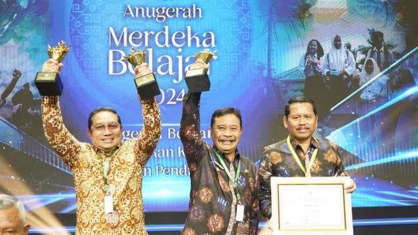 Garut Raih Anugerah Merdeka Belajar Sebagai Kelompok Pemda Transformatif