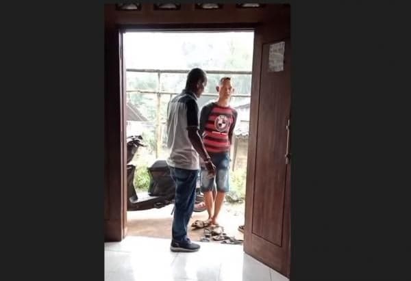 Ibu di Magelang Dipaksa Beli Kasur Rp1,3 Juta oleh Komplotan Penjual, Videonya Viral