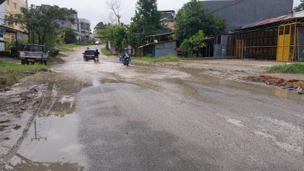 2 Minggu Jalan Martadinata Mamuju Tergenang Air, Warga: Tidak Kering-kering