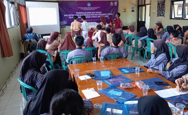 Kantor Bahasa Provinsi Banten Adakan Krida Duta Bahasa, Perkenalkan Puisi Sunda di Pandeglang