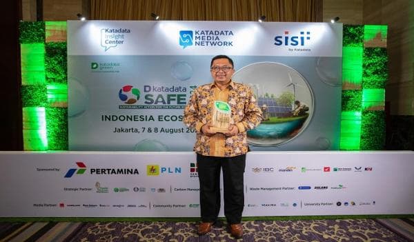 Dukung Keberlanjutan Lingkungan, bank bjb Raih Katadata Green Initiative Awards 2024