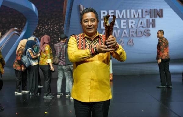 Pj Gubernur Sulbar Raih Penghargaan Pemimpin Daerah Awards 2024 iNews Media Group