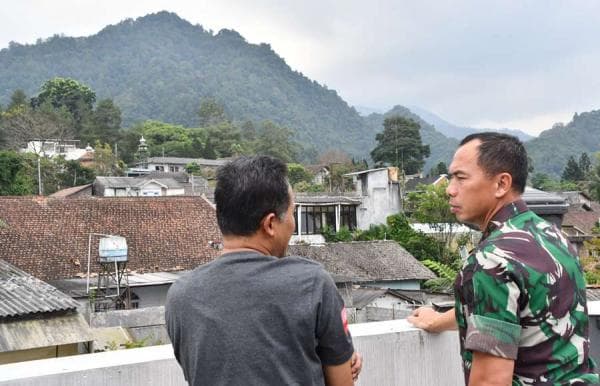 Peningkatan Aktivitas Merapi, Pangdam IV Diponegoro Bertemu Juru Kunci Mbah Asih