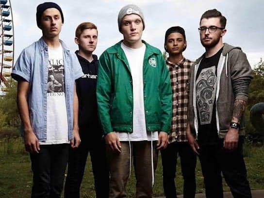 Makna Lagu December - Neck Deep tentang Seseorang yang Patah Hati