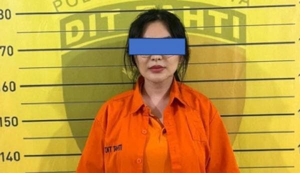 Ini Penampakan Artis Cantik Angela Lee Pakai Baju Tahanan usai Ditangkap Polisi Kasus Penipuan