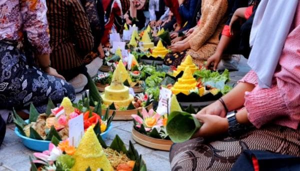 Rayakan HUT RI, Siswa SMKN 2 Ponorogo Bikin Tumpeng 79