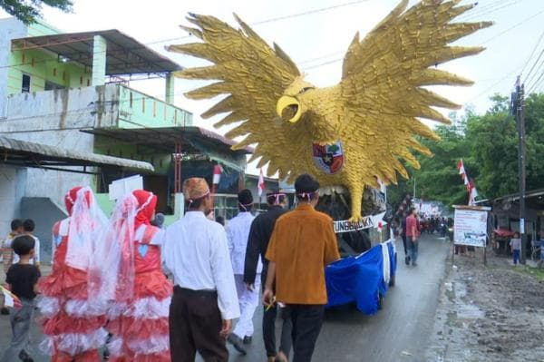 Ada Tank, Kapal Selam hingga Burung Garuda di Karnaval HUT ke-79 RI Desa Kolam Deliserdang