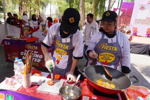 Acara Clash of Cooking Master by Fiesta dan IKWI Tampilkan Demo Masak Chef Hendro