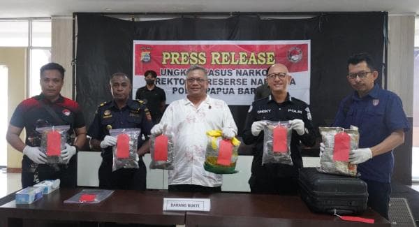 Polda Papua Barat Ungkap Tindak Pidana Narkotika Jenis Ganja Seberat 2,8 Kg Asal Jayapura