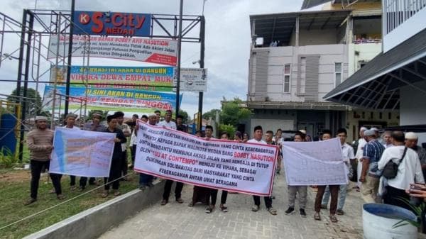 Warga di Medan Demo, Desak Taman Menutupi Akses Lahan Pembangunan Vihara Segara Dibongkar