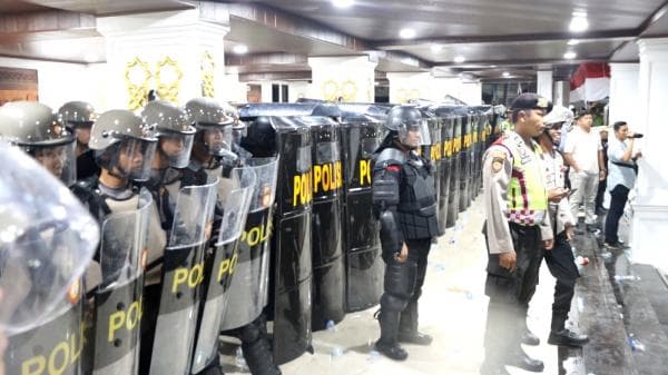 Polda Aceh Amankan Unjuk Rasa secara Humanis dan Profesional