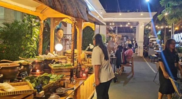 Sensasi wedangan "Mbah Wi" Kuliner Rakyat Cita Rasa Solia Yosodipuro Hotel Solo Sensasi wedangan "Mbah Wi" Kuliner Rakyat Cita Rasa Solia Yosodipuro Hotel Solo