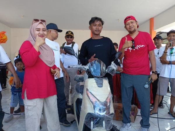 Meriahnya Jalan Sehat Kemerdekaan di Paiton, Probolinggo Berhadiah Sepeda Listrik