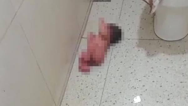 Astagfirullah, Bayi Laki-Laki Ditemukan Tergeletak di Toilet Stasiun Tenjo Bogor