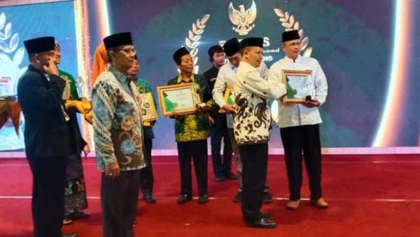 Unit Pengumpul Zakat Al Qodar Terima Penghargaan Baznas Award 2024 di Semarang Kategori Kelembagaan